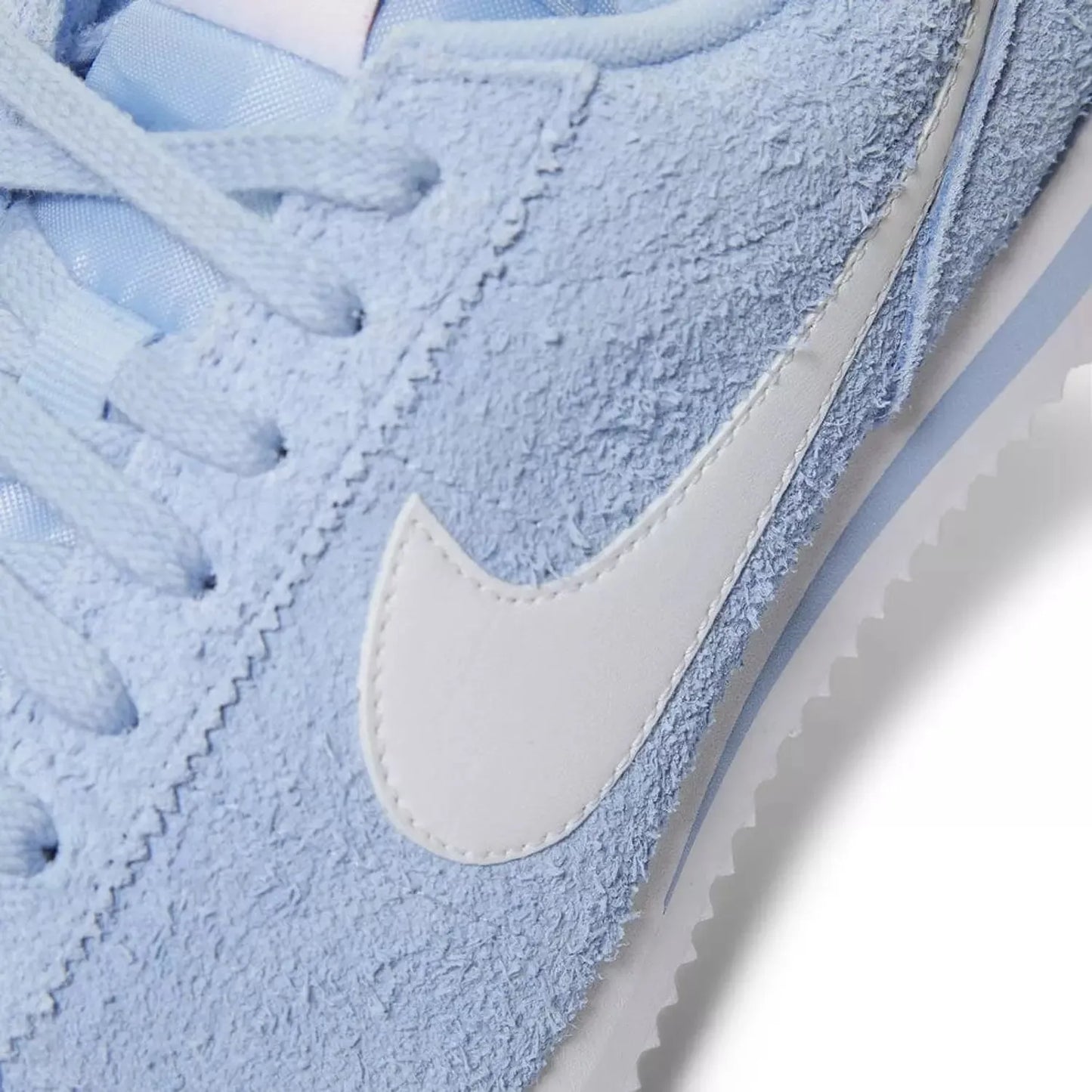nike cortez - baby blue