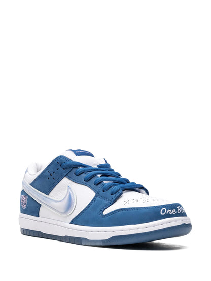 Nike dunk low SB x Born