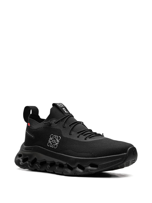 LOEWE x OnCloudtilt All Black