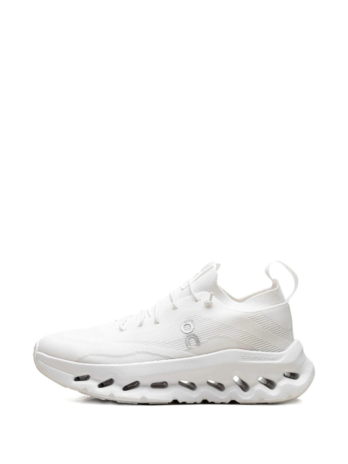 LOEWE x OnCloudtilt All White