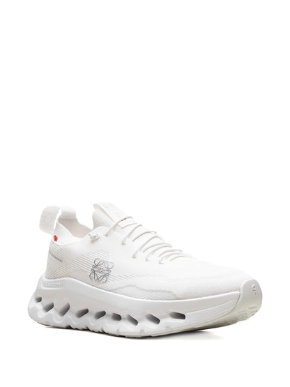 LOEWE x OnCloudtilt All White