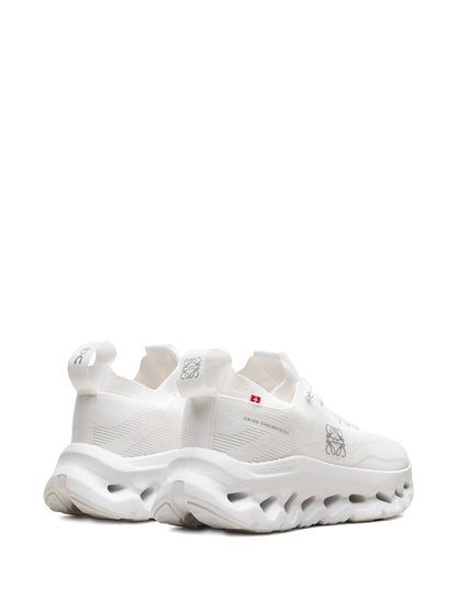 LOEWE x OnCloudtilt All White