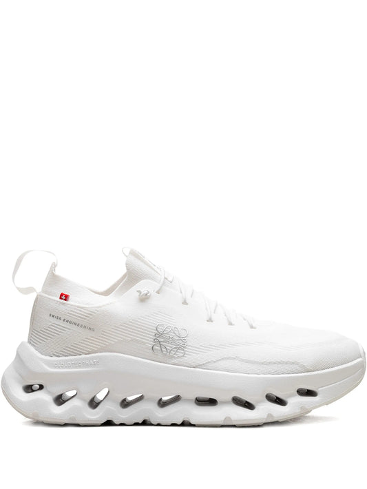 LOEWE x OnCloudtilt All White