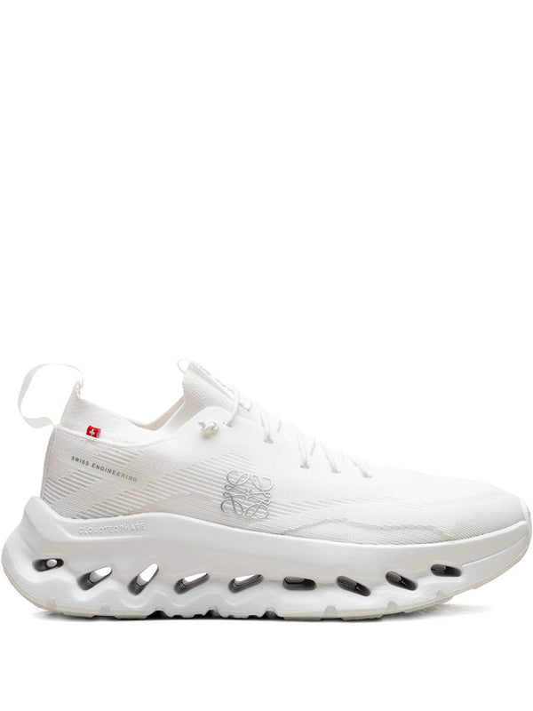 LOEWE x OnCloudtilt All White