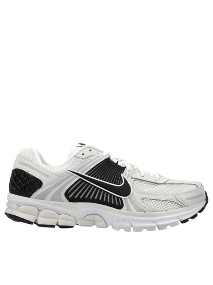NIKE RUNNING SHOE ZOOM VOMERO 5 - WHITE/BLACK/PLATINUM TINT