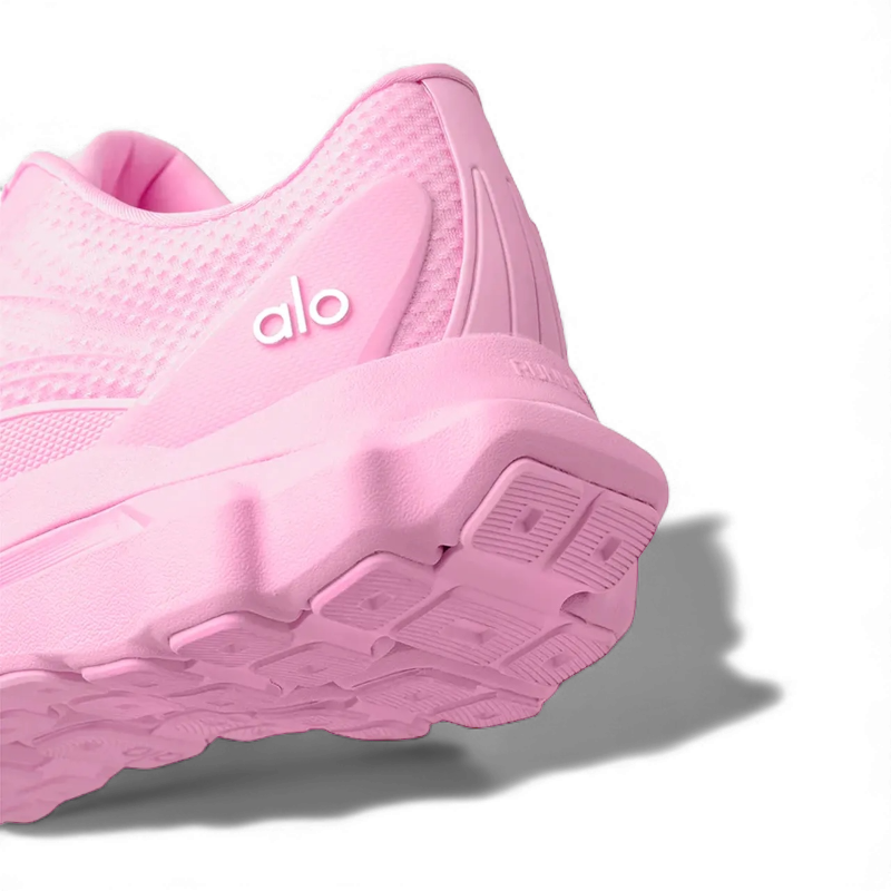 alo yoga runner sweet pink