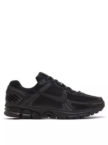 Nike Zoom Vomero 5 triple black