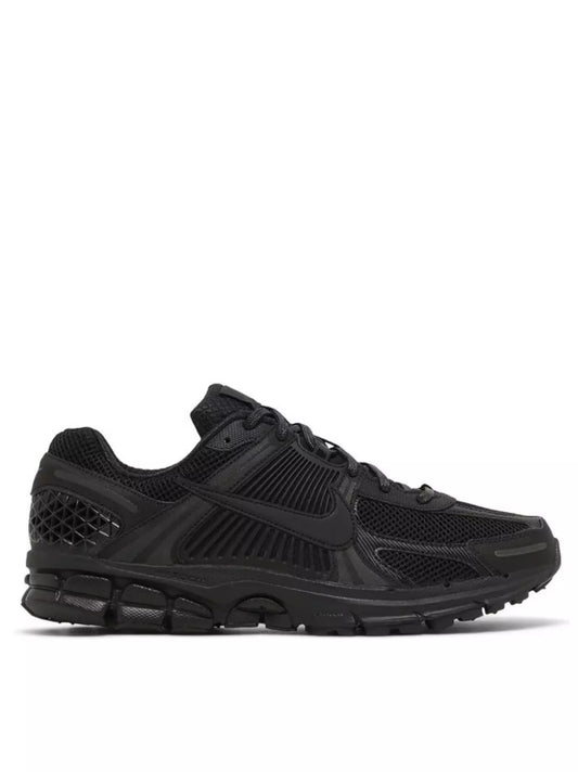 Nike Zoom Vomero 5 triple black