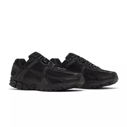 Nike Zoom Vomero 5 triple black