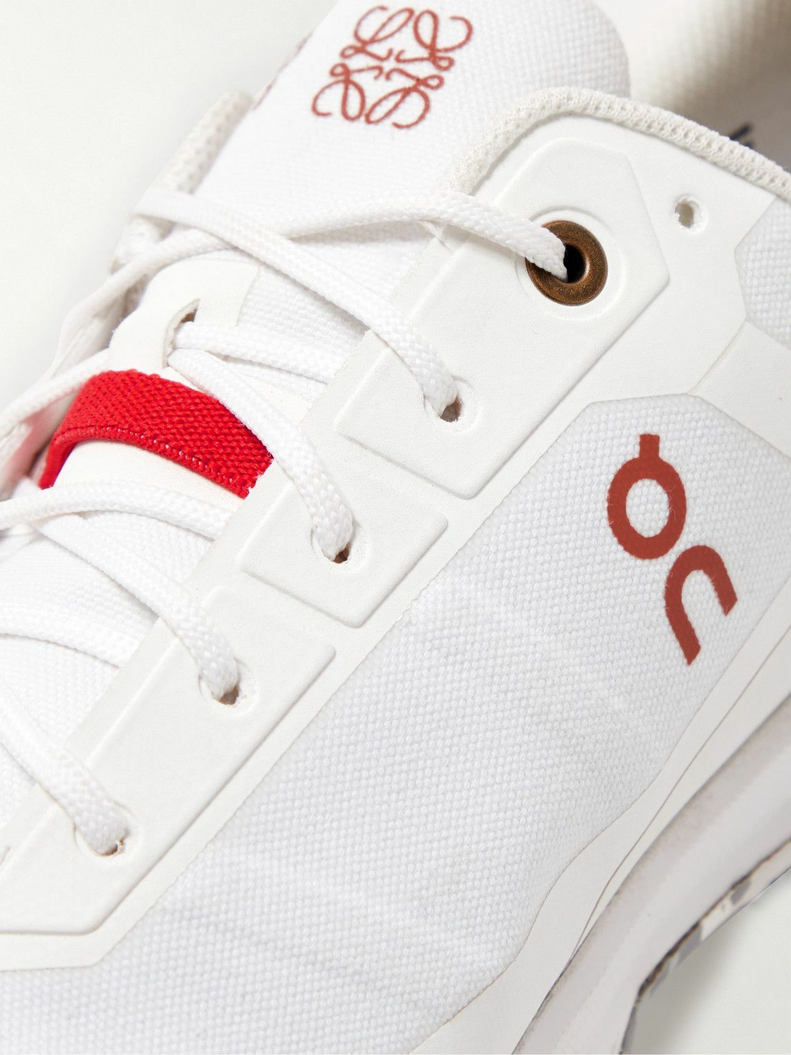 ON Cloud LOEWE x Venture White