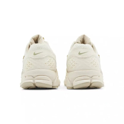 Nike Zoom Vomero 5 beige