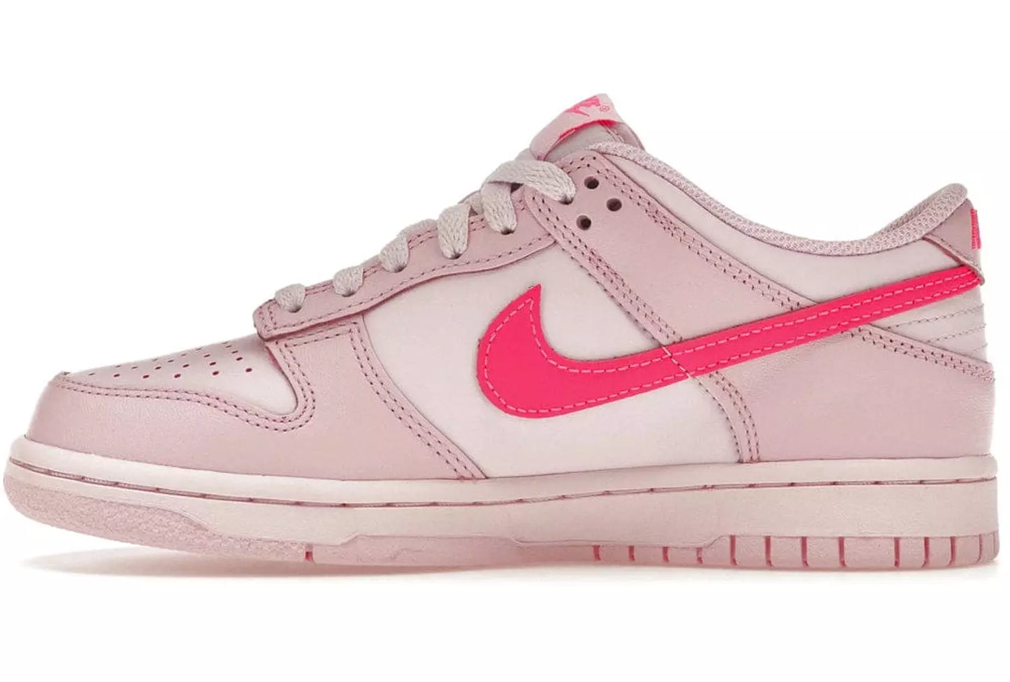 Nike sb dunk low triple Pink